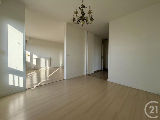 Appartement F4 à louer - 4 pièces - 76.26 m2 - EVRY - 91 - ILE-DE-FRANCE - Century 21 Eureka