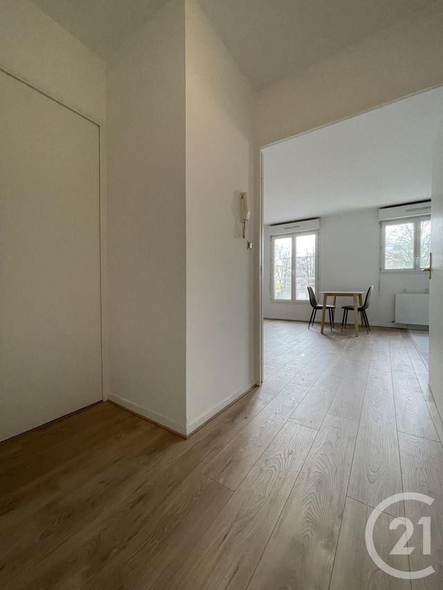 Appartement F2 à louer - 2 pièces - 44.3 m2 - EVRY - 91 - ILE-DE-FRANCE - Century 21 Eureka