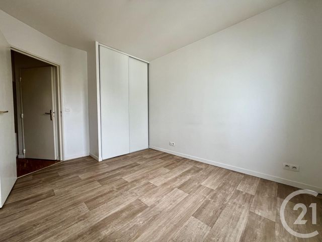 Appartement F2 à louer - 2 pièces - 47.21 m2 - EVRY - 91 - ILE-DE-FRANCE - Century 21 Eureka