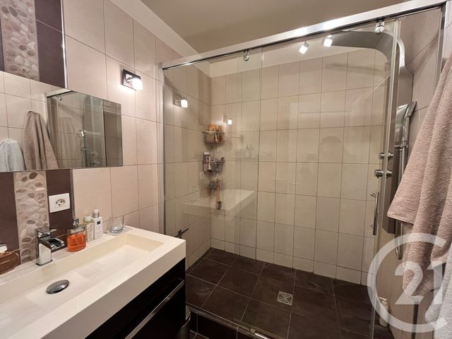 Appartement F3 à vendre - 3 pièces - 65.0 m2 - EVRY - 91 - ILE-DE-FRANCE - Century 21 Eureka