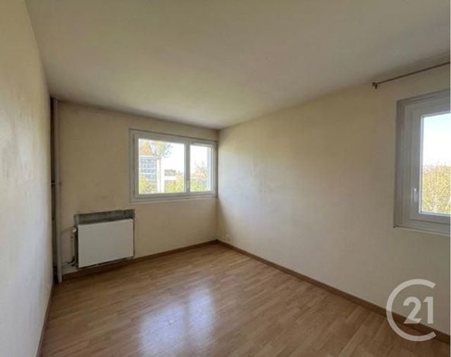 Appartement F4 à vendre - 4 pièces - 76.4 m2 - EVRY - 91 - ILE-DE-FRANCE - Century 21 Eureka