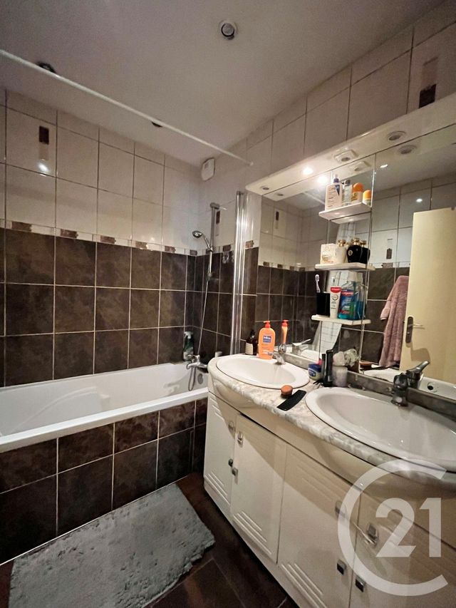 Appartement F4 à vendre - 4 pièces - 76.4 m2 - EVRY - 91 - ILE-DE-FRANCE - Century 21 Eureka