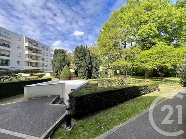 Appartement F2 à louer - 2 pièces - 46.99 m2 - EVRY - 91 - ILE-DE-FRANCE - Century 21 Eureka