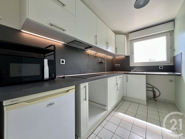 Appartement F2 à louer - 2 pièces - 46.99 m2 - EVRY - 91 - ILE-DE-FRANCE - Century 21 Eureka