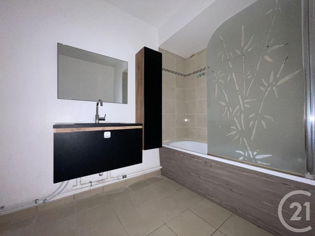 Appartement F3 à louer - 3 pièces - 55.61 m2 - EVRY - 91 - ILE-DE-FRANCE - Century 21 Eureka