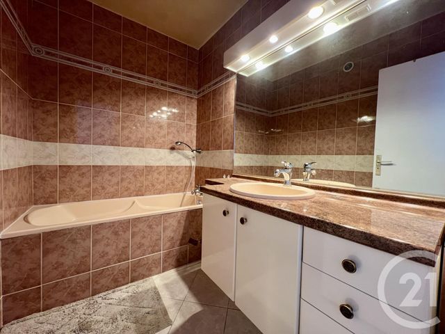 Appartement F4 à vendre - 4 pièces - 77.2 m2 - EVRY - 91 - ILE-DE-FRANCE - Century 21 Eureka