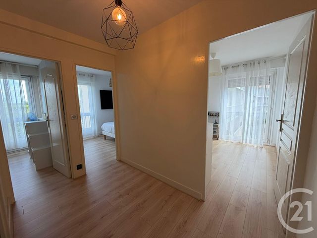 Appartement à vendre - 4 pièces - 77.0 m2 - EVRY - 91 - ILE-DE-FRANCE - Century 21 Eureka