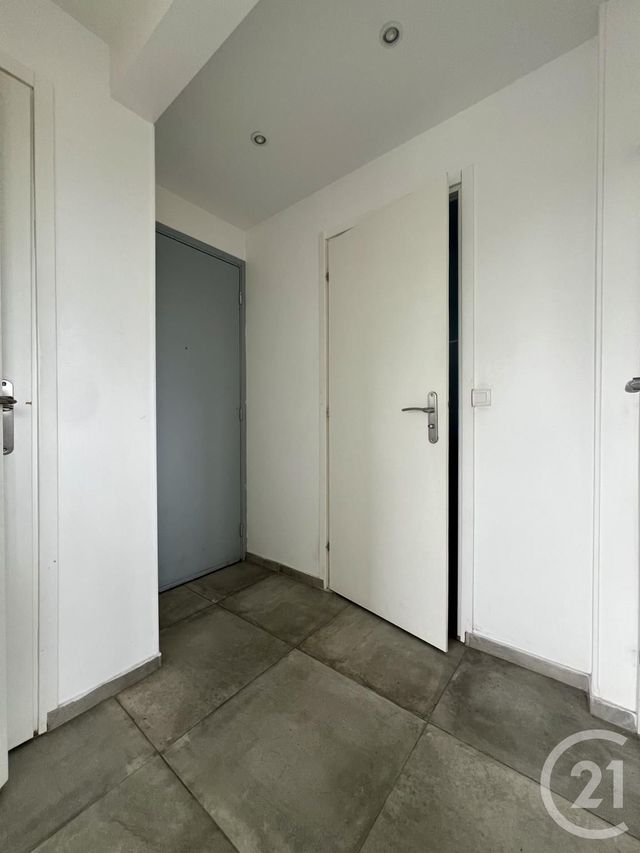 Appartement F2 à louer - 2 pièces - 48.0 m2 - COMBS LA VILLE - 77 - ILE-DE-FRANCE - Century 21 Eureka