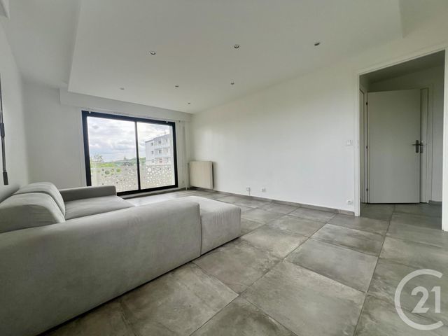 Appartement F2 à louer - 2 pièces - 48.0 m2 - COMBS LA VILLE - 77 - ILE-DE-FRANCE - Century 21 Eureka