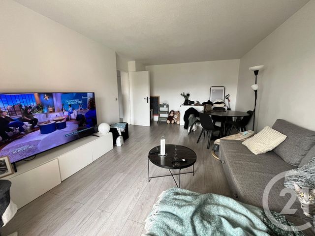 Appartement F2 à vendre - 2 pièces - 46.51 m2 - EVRY - 91 - ILE-DE-FRANCE - Century 21 Eureka
