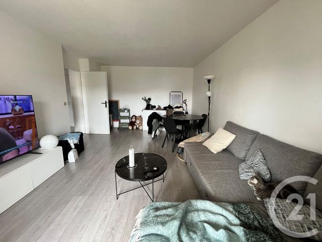 Appartement F2 à vendre - 2 pièces - 46.51 m2 - EVRY - 91 - ILE-DE-FRANCE - Century 21 Eureka
