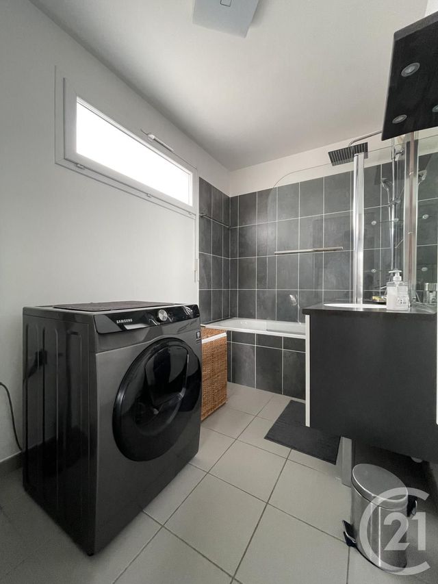 Appartement F2 à louer - 2 pièces - 53.27 m2 - EVRY - 91 - ILE-DE-FRANCE - Century 21 Eureka