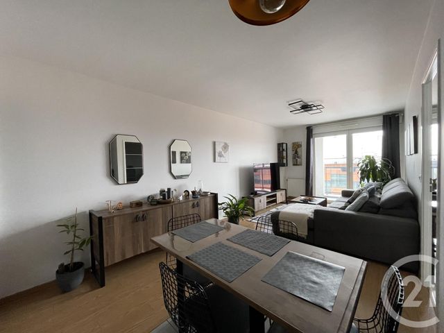 Appartement F2 à louer - 2 pièces - 53.27 m2 - EVRY - 91 - ILE-DE-FRANCE - Century 21 Eureka