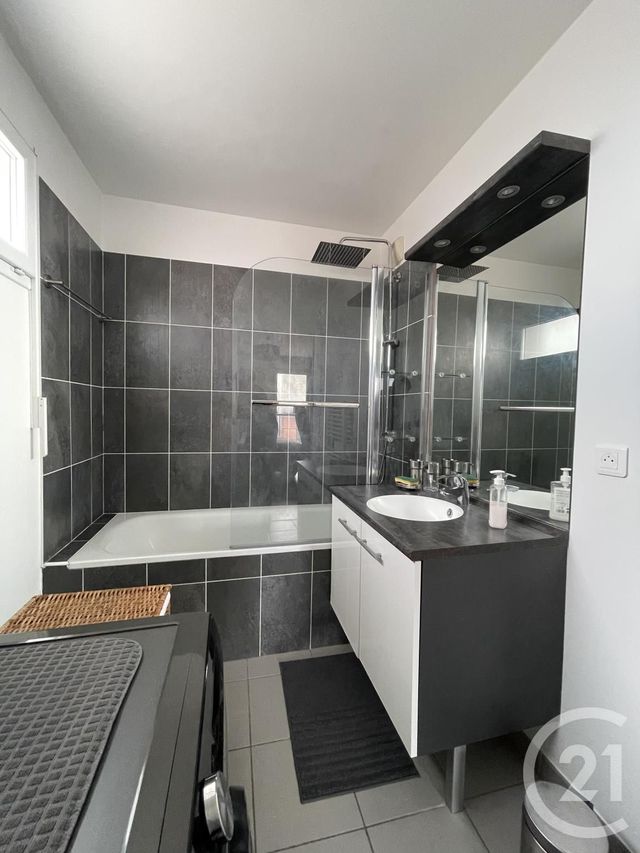 Appartement F2 à louer - 2 pièces - 53.27 m2 - EVRY - 91 - ILE-DE-FRANCE - Century 21 Eureka