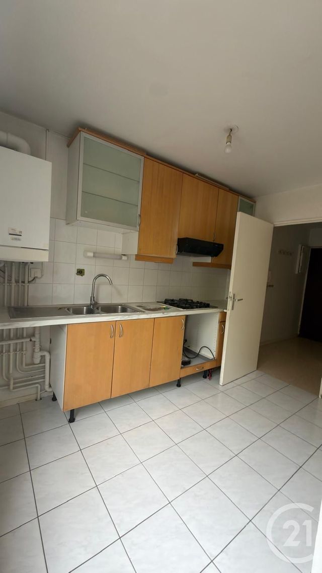 Appartement F2 à vendre - 2 pièces - 53.09 m2 - EVRY - 91 - ILE-DE-FRANCE - Century 21 Eureka