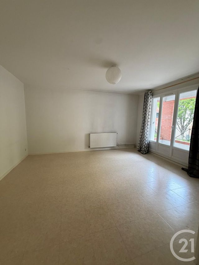 Appartement F2 à vendre - 2 pièces - 53.09 m2 - EVRY - 91 - ILE-DE-FRANCE - Century 21 Eureka