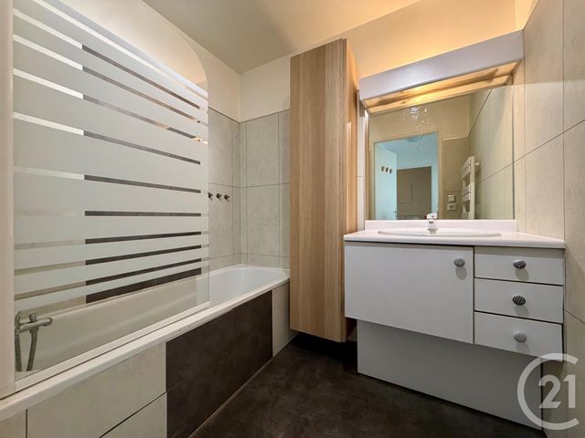 Appartement F3 à louer - 3 pièces - 66.01 m2 - EVRY - 91 - ILE-DE-FRANCE - Century 21 Eureka