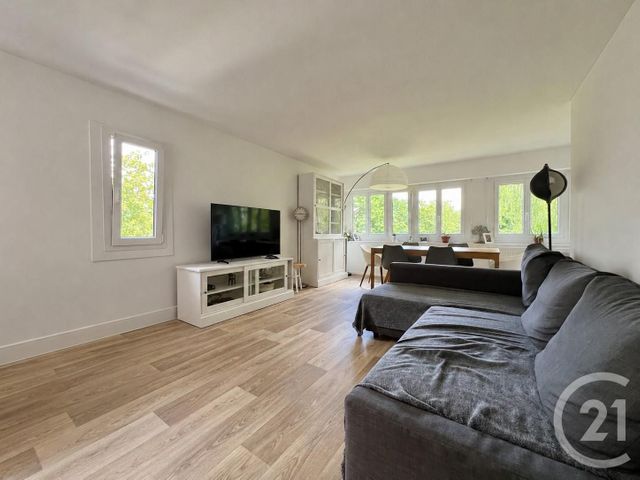 Appartement F5 à louer - 5 pièces - 93.9 m2 - EVRY - 91 - ILE-DE-FRANCE - Century 21 Eureka
