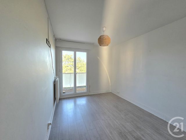 Appartement à vendre - 3 pièces - 65.16 m2 - EVRY - 91 - ILE-DE-FRANCE - Century 21 Eureka