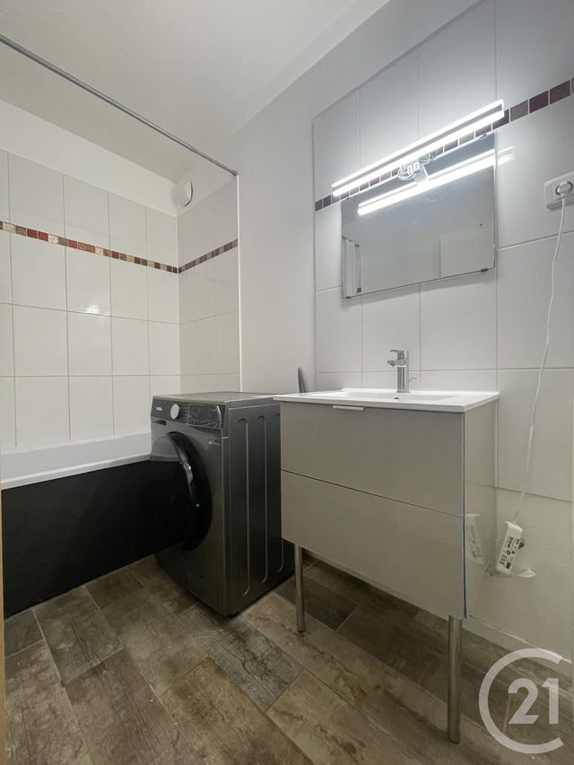 Appartement F3 à louer - 3 pièces - 65.22 m2 - EVRY - 91 - ILE-DE-FRANCE - Century 21 Eureka