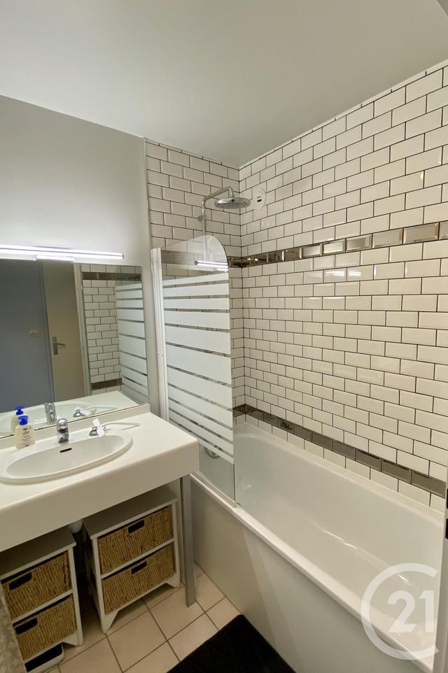 Appartement F2 à louer - 2 pièces - 49.99 m2 - EVRY - 91 - ILE-DE-FRANCE - Century 21 Eureka