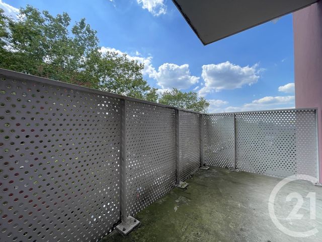 Appartement F2 à vendre - 2 pièces - 46.96 m2 - EVRY - 91 - ILE-DE-FRANCE - Century 21 Eureka