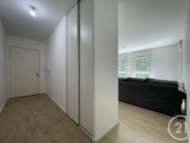Appartement F2 à vendre - 2 pièces - 46.96 m2 - EVRY - 91 - ILE-DE-FRANCE - Century 21 Eureka