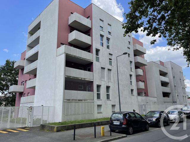 Appartement F2 à vendre - 2 pièces - 46.96 m2 - EVRY - 91 - ILE-DE-FRANCE - Century 21 Eureka