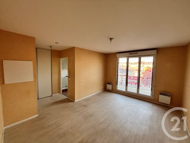 Appartement F2 à vendre - 2 pièces - 42.2 m2 - COURCOURONNES - 91 - ILE-DE-FRANCE - Century 21 Eureka