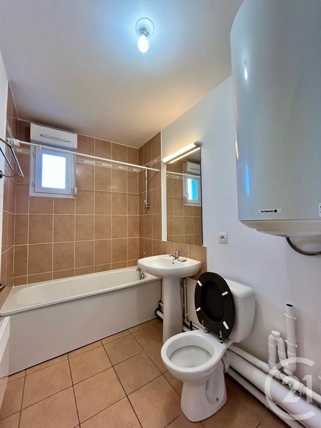 Appartement F2 à vendre - 2 pièces - 42.2 m2 - COURCOURONNES - 91 - ILE-DE-FRANCE - Century 21 Eureka
