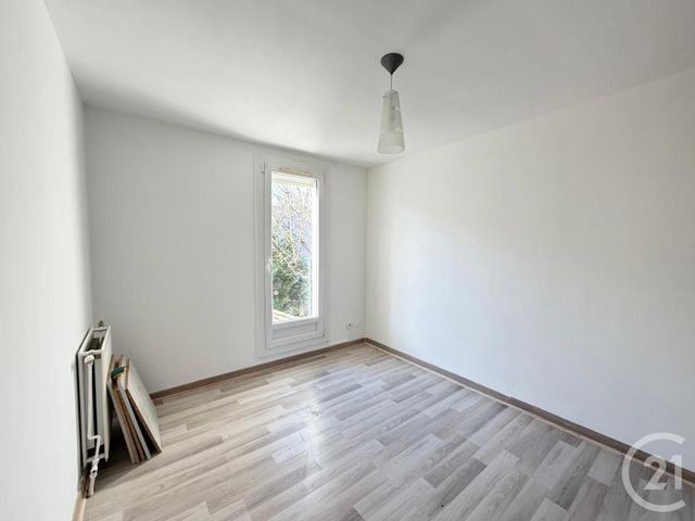 maison à louer - 5 pièces - 90.18 m2 - EVRY - 91 - ILE-DE-FRANCE - Century 21 Eureka