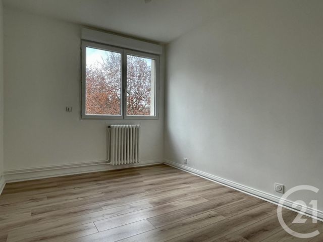 Appartement F4 à louer - 4 pièces - 80.16 m2 - EVRY - 91 - ILE-DE-FRANCE - Century 21 Eureka