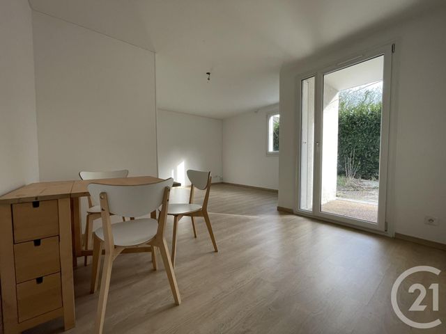 Appartement F2 à louer - 2 pièces - 46.1 m2 - EVRY - 91 - ILE-DE-FRANCE - Century 21 Eureka