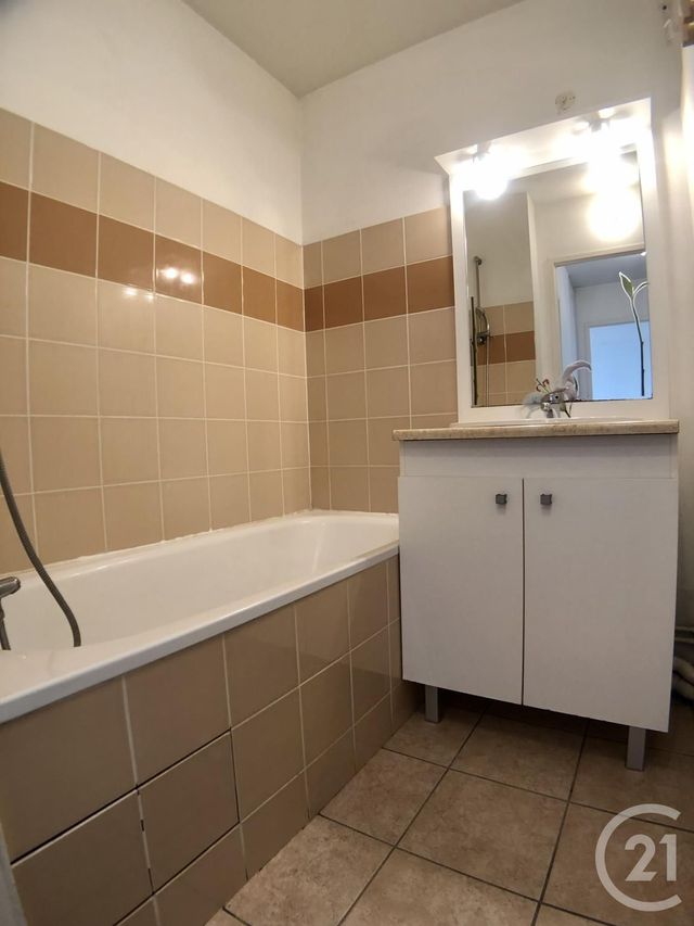 Appartement F2 à louer - 2 pièces - 37.96 m2 - EVRY - 91 - ILE-DE-FRANCE - Century 21 Eureka