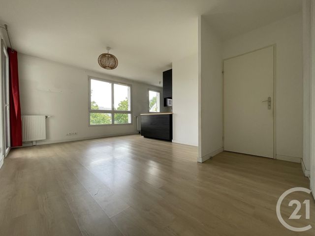 Appartement F2 à louer - 2 pièces - 44.3 m2 - EVRY - 91 - ILE-DE-FRANCE - Century 21 Eureka