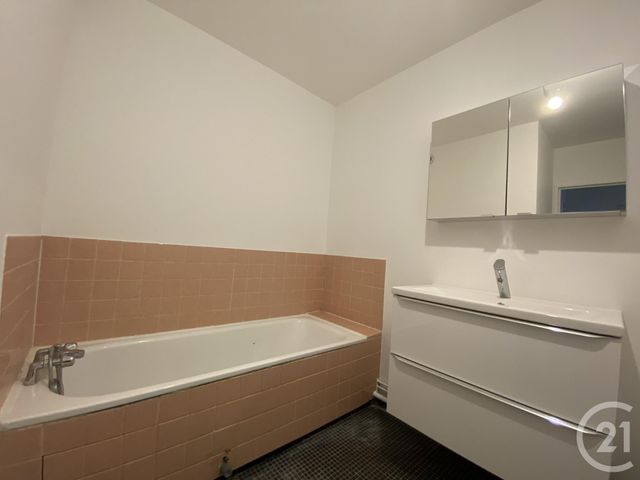 Appartement F3 à louer - 3 pièces - 64.51 m2 - EVRY - 91 - ILE-DE-FRANCE - Century 21 Eureka