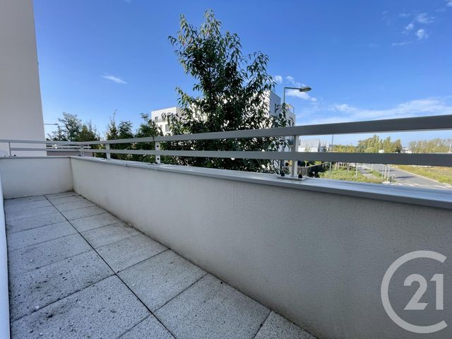 Appartement Duplex à louer - 4 pièces - 83.08 m2 - MOISSY CRAMAYEL - 77 - ILE-DE-FRANCE - Century 21 Eureka