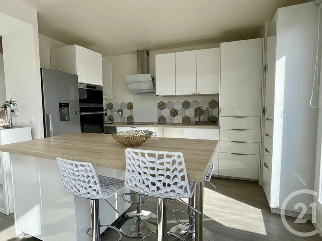 Appartement Duplex à louer - 4 pièces - 83.08 m2 - MOISSY CRAMAYEL - 77 - ILE-DE-FRANCE - Century 21 Eureka