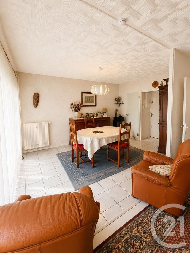 Appartement F4 à vendre - 4 pièces - 79.74 m2 - EVRY - 91 - ILE-DE-FRANCE - Century 21 Eureka