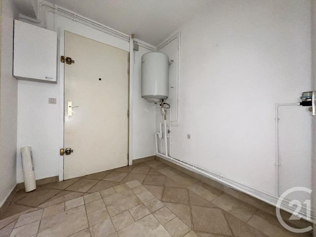 Appartement F2 à louer - 2 pièces - 47.76 m2 - EVRY - 91 - ILE-DE-FRANCE - Century 21 Eureka