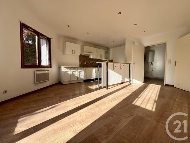Appartement F2 à louer - 2 pièces - 47.76 m2 - EVRY - 91 - ILE-DE-FRANCE - Century 21 Eureka