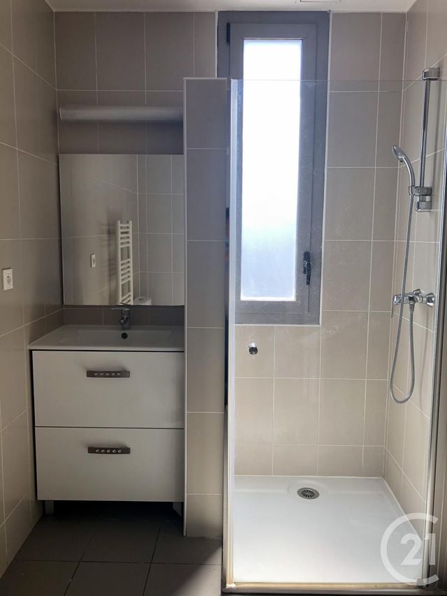 Appartement F2 à vendre - 2 pièces - 37.45 m2 - EVRY - 91 - ILE-DE-FRANCE - Century 21 Eureka