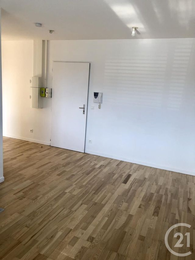 Appartement F2 à vendre - 2 pièces - 37.45 m2 - EVRY - 91 - ILE-DE-FRANCE - Century 21 Eureka