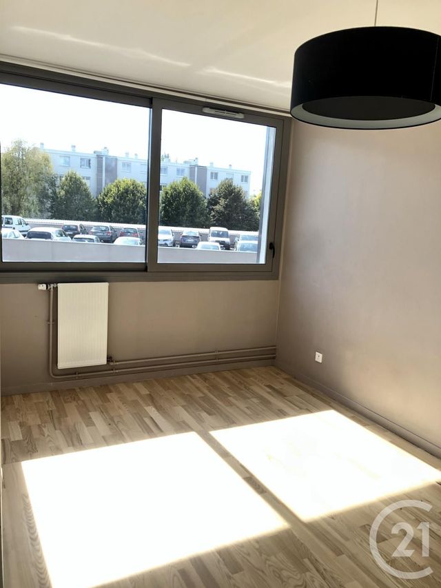 Appartement F2 à vendre - 2 pièces - 37.45 m2 - EVRY - 91 - ILE-DE-FRANCE - Century 21 Eureka