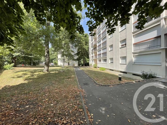 Appartement F1 à louer - 1 pièce - 21.59 m2 - EVRY - 91 - ILE-DE-FRANCE - Century 21 Eureka