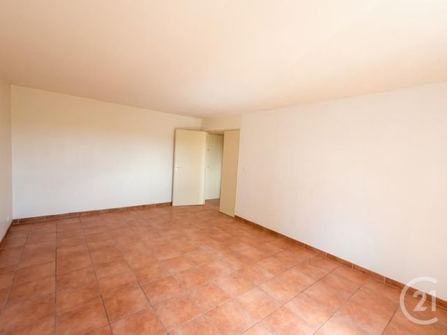 Appartement F2 à vendre - 2 pièces - 49.15 m2 - EVRY - 91 - ILE-DE-FRANCE - Century 21 Eureka