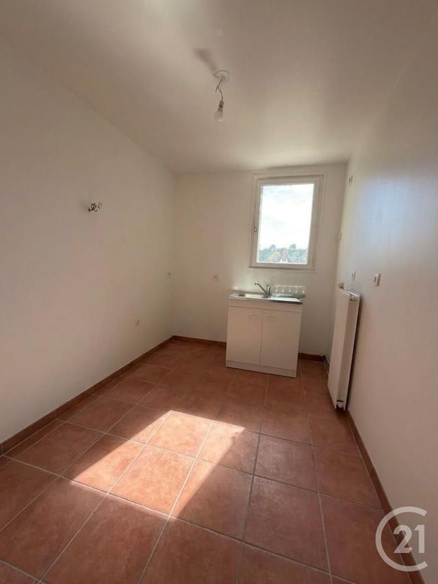 Appartement F2 à vendre - 2 pièces - 49.15 m2 - EVRY - 91 - ILE-DE-FRANCE - Century 21 Eureka