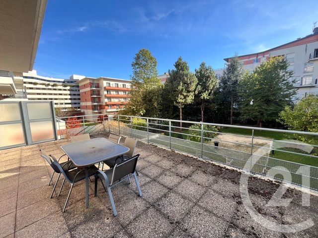 Appartement F2 à vendre - 2 pièces - 42.67 m2 - EVRY - 91 - ILE-DE-FRANCE - Century 21 Eureka