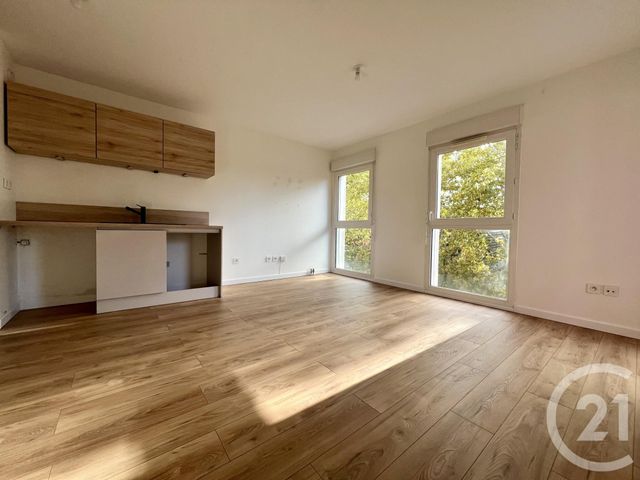 Appartement F2 à louer - 2 pièces - 46.36 m2 - EVRY - 91 - ILE-DE-FRANCE - Century 21 Eureka